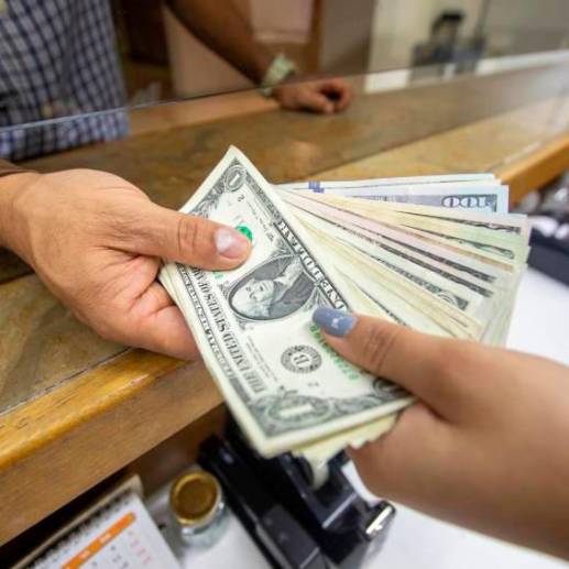 El dólar tocó niveles no vistos desde agosto del año pasado. FOTO CARLOS VELÁSQUEZ