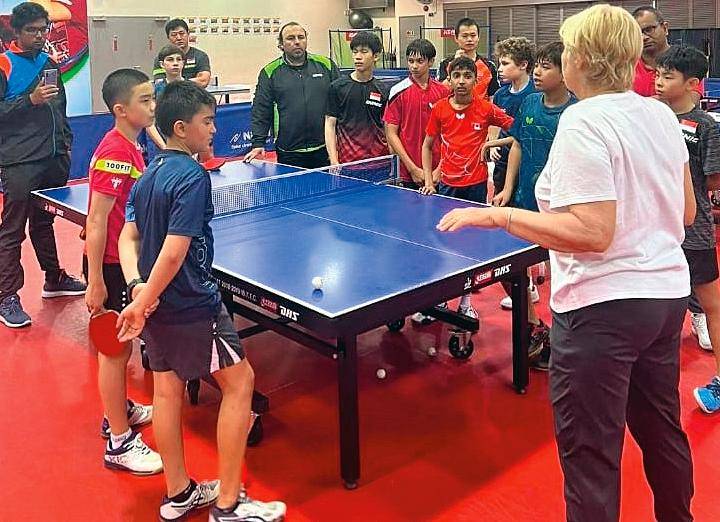 Emanuel se codea con campeones mundiales y medallistas olímpicos en Singapur