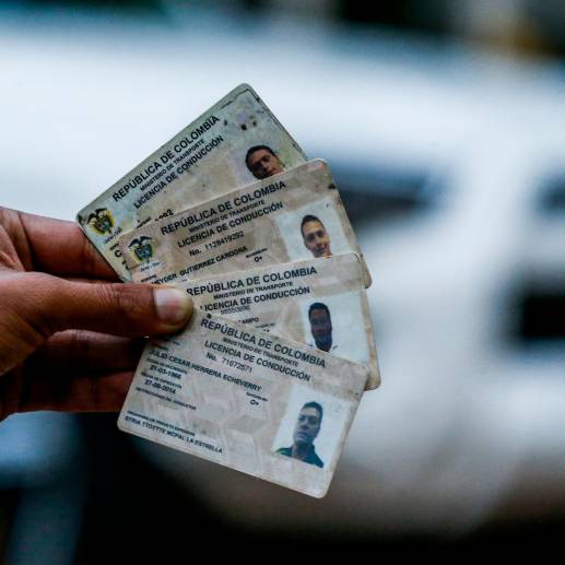 Uno de los trámites que se digitalizaría sería la expedición y renovación de las licencias de tránsito. FOTO: JULIO CÉSAR HERRERA