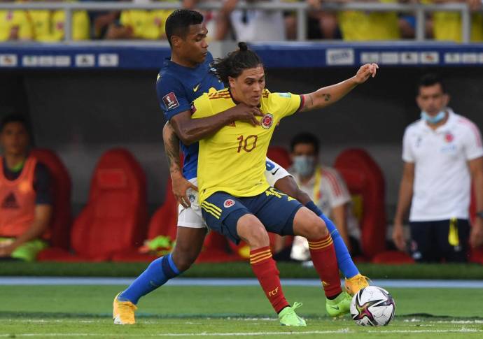 Juan Fernando Quintero mejoró en el segundo tiempo cuando bajo la temperatura. Foto: AFP