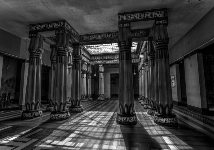 Las hermosas columnas del Palacio representan papiros sin abrir y flores de loto, símbolo egipcio del sol, la creación y el renacimiento. Foto: Camilo Suárez