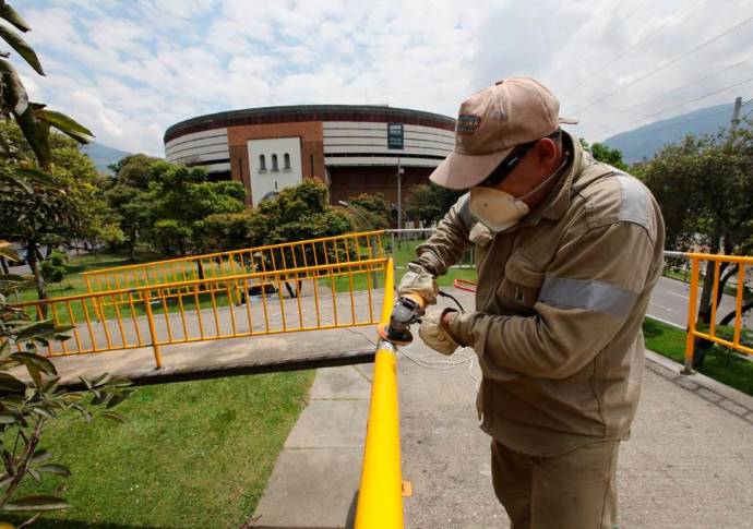 De los 170 metros lineales que fueron hurtados al parecer por habitantes de calle ya fueron reemplazados 130 metros. Foto: Edwin Bustamante