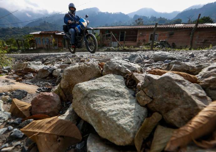 En Antioquía viven 23 municipios que todavía no tienen una vía pavimentada. Foto: Manuel Saldarriaga Quintero.
