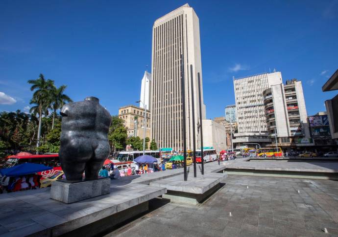 En la actualidad el pozo en las afueras del Banco de La República se encuentra seco. Foto: Edwin Bustamante