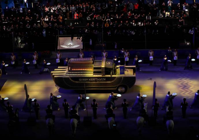 Decenas de personas asistieron al desfile que cambió el lugar de las momias de los faraones. Foto: Getty