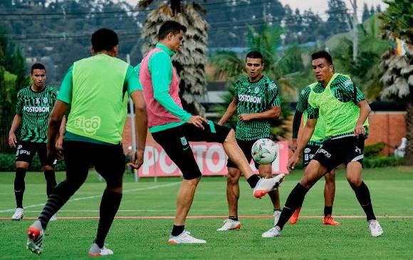Durante los entrenamientos el volante Giovanni Moreno se ha complementado con el resto de sus compañeros de excelente manera. FOTO CORTESÍA ATLÉTICO NACIONAL