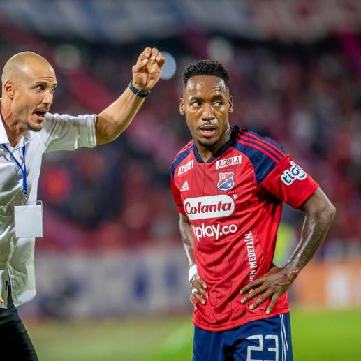 El entrenador David González confió en el trabajo del extremo Ever Valencia, que marcó el gol del triunfo del DIM en el partido ante Jaguares. FOTO: JUAN ANTONIO SÁNCHEZ 