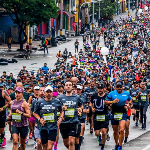 La maratón de Medellín de 2022 contó con la participación de 17.000 corredores. Esa cifra fue un récord. Para la de este año, que es el 3 de septiembre, se esperan 19.000.<span class="mln_uppercase_mln"> </span><span class="mln_uppercase_mln">FOTO</span> <b><span class="mln_uppercase_mln">Carlos velásquez</span></b>