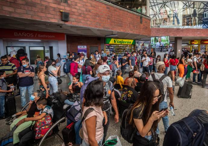 La terminal del Norte de Medellín llegó a su limite en este puente de Semana Santa. Foto: Camilo Suárez