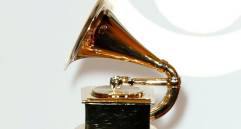 Imagen del premio a Beyoncé en la ceremonia de 2017. Este año es la más nominada, pues aspira a nueve estatuillas. FOTO EFE