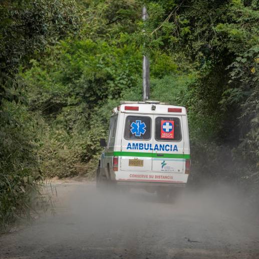 Los vehículos médicos fueron hostigados en medio de las protestas por el paro minero en el Bajo Cauca. FOTO IMAGEN DE REFERENCIA: CAMILO SUÁREZ