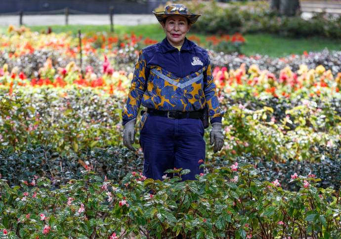 María Roció Gómez de 60 años de edad y 14 años laborando en el Jardín Botánico. Foto: Manuel Saldarriaga Quintero.