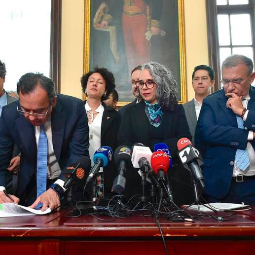 El proyecto de reforma política fue radicado por el ministro del Interior, Alfonso Prada, en septiembre de 2022. FOTO: CORTESÍA MININTERIOR.