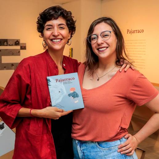 Las autoras darán un taller de escritura e ilustración en Casa Tragaluz, donde se exponen los dibujos del libro. FOTO Jaime Pérez