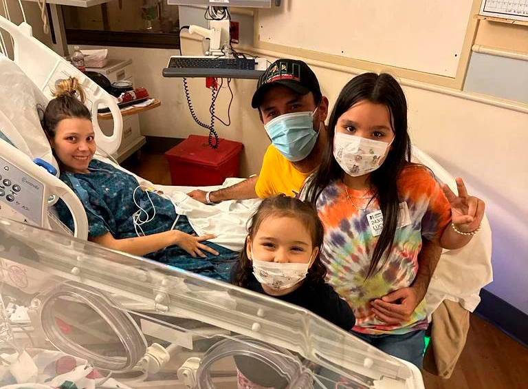 Sergio Vega y Paula Durán tienen tres hijos, el menor nació a finales de noviembre. FOTO: TOMADA DE INSTAGRAM @sergiovega228711