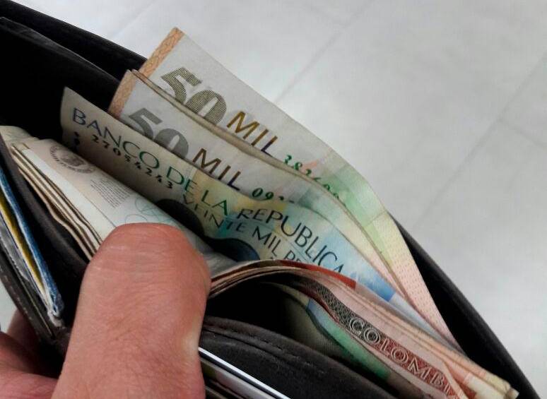 La Ocde señala que ante la escalada de la inflación, los gobiernos deberían favorecer los aumentos del salario mínimo. FOTO archivo