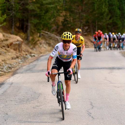 En acción, Esteban Chaves.<span class="mln_uppercase_mln"> FOTO</span> <b><span class="mln_uppercase_mln">cortesía EF Pro Cycling</span></b>