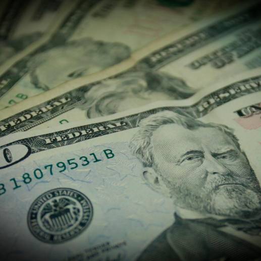 Durante la apertura, la divisa alcanza mínimos de $4.425,01 y máximos de $4.435. Además, se han negociado US$2 millones en 8 transacciones. FOTO Colprensa