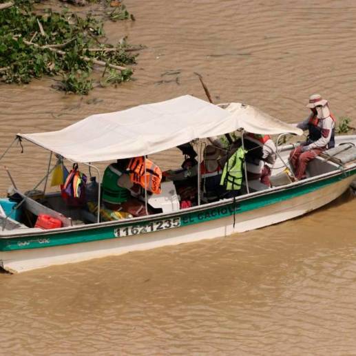 Ahora las labores de los organismos de socorro se concentran en <b>rescatar a Geiner Stiwar David Mira, </b>el tercer hombre desaparecido en el embalse. FOTO: CORTESÍA