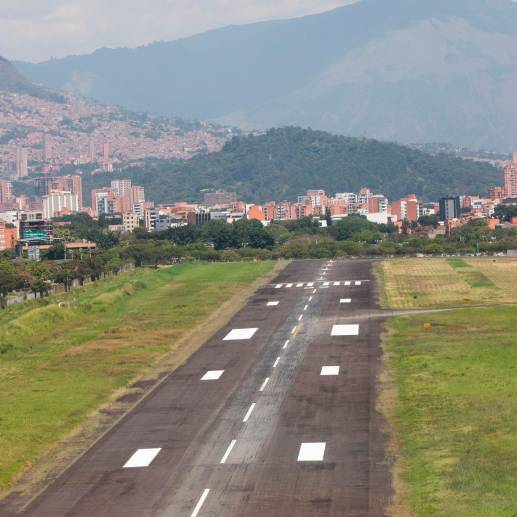 Hasta el momento no hay vuelos en el aeropuerto Olaya Herrera, de Medellín, por cuenta de las lluvias. FOTO: ESNEYDER GUTIÉRREZ CARDONA
