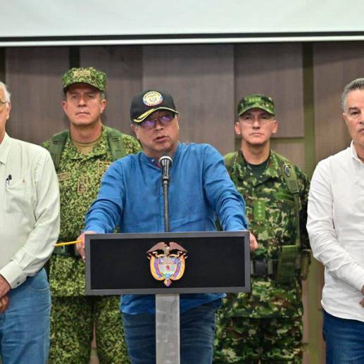El consejo de seguridad entre el Gobierno nacional, los gobernadores de Antioquia y Córdoba, y las Fuerzas Militares, se llevó a cabo en Montelíbano. FOTO: CORTESÍA PRESIDENCIA