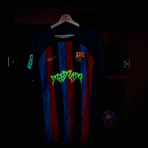 El logotipo de la camiseta exclusiva brillará en la oscuridad. FOTO: TOMADA DEL TWITTER @FCBarcelona_es