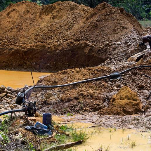 El Departamento de Planeación Nacional estima que la minería ilegal podría generar entre US$2.000 millones y US$3.000 millones en ganancias anualmente. FOTO Archivo