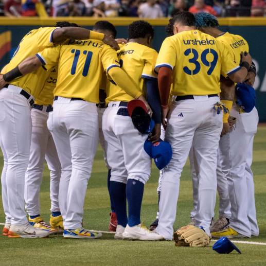 Pese a su triunfo inicial contra México, Colombia no logró mantener esa buena regularida y quedó eliminada del Clásico Mundial. FOTO EFE
