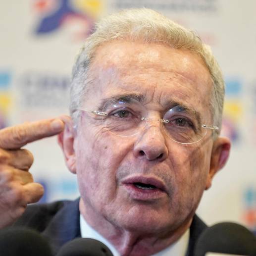 El expresidente Álvaro Uribe Vélez pidió que le den aval a los exmiebros de las Farc. FOTO: COLPRENSA