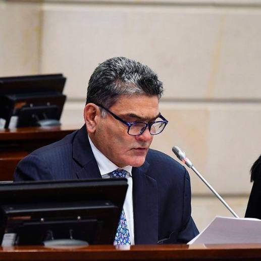 Gregorio Eljach advirtió que iniciar el proceso de cero no le saldrá económico al Estado. FOTO CORTESÍA 