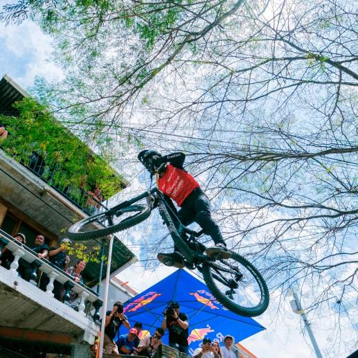 <span class="mln_uppercase_mln">FOTO</span><b><span class="mln_uppercase_mln"> CORTESÍA RED BULL</span></b>