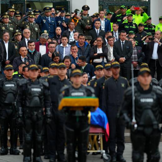 A la ceremonia asistieron los altos mandos militares, sus compañeros y el presidente Gustavo Petro. FOTOS CORTESÍA PRESIDENCIA 