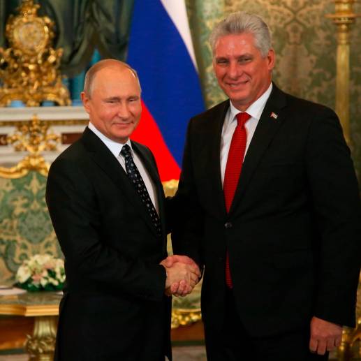 Los presidentes Vladimir Putin, de Rusia, y Miguel Díaz-Canel, de Cuba, se reunieron en Moscú en noviembre pasado.<b><span class="mln_uppercase_mln"> </span></b>FOTO<b><span class="mln_uppercase_mln"> getty</span></b>