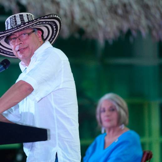 Gustavo Petro pidió a las Fuerzas Militares desplegar una comisión en la zona de confrontación, pero tras más de 20 horas del hecho no han llegado al lugar ministros. FOTO CORTESÍA
