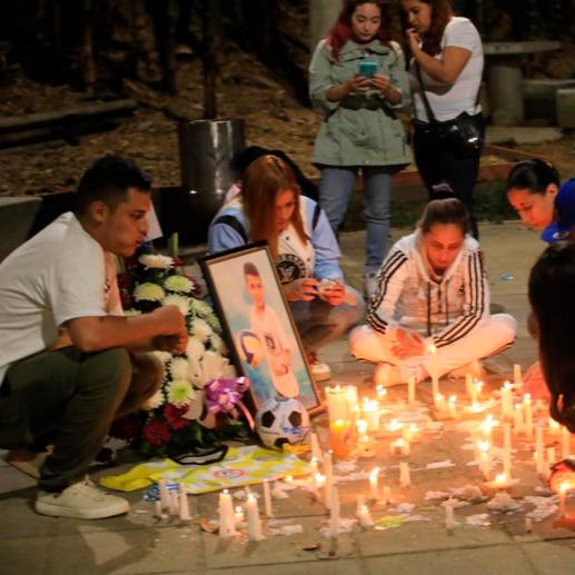 En el barrio Belalcázar han hecho velatones para recordar al niño Juan Manuel. Foto: Esneyder Gutiérrez. 