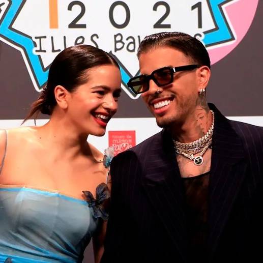 La pareja es una de las más conocidas de la actual industria de la música en español. Estas canciones son las primeras colaboraciones formales entre ambos. Foto: Efe.