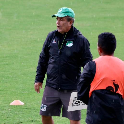 El técnico Jorge Luis Pintos, es uno de los que está hoy en el ojo del huracán por la crisis deportiva del Cali. FOTO @AsoDeporCali