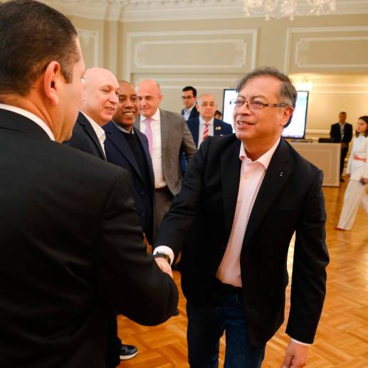 El presidente Gustavo Petro se reunió con la bancada liberal y con los directores de los partidos del Congreso. FOTO CORTESÍA PRESIDENCIA