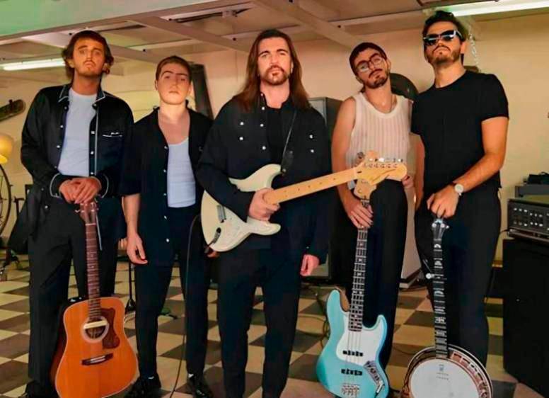 Juanes celebró hace unas semanas su cumpleaños cincuenta. Por su parte, Morat recibió en Twitter el impulso de Gustavo Petro. Foto Cortesía.