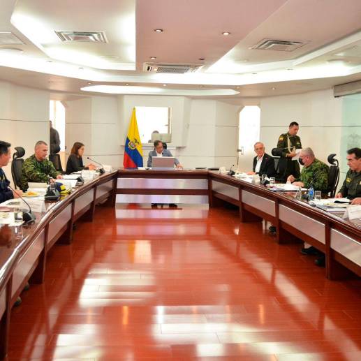 Acompañado por altos mandos militares y de Policía, Petro encabezó este domingo un consejo extraordinario de seguridad. FOTO<b><span class="mln_uppercase_mln"> Presidencia</span></b>