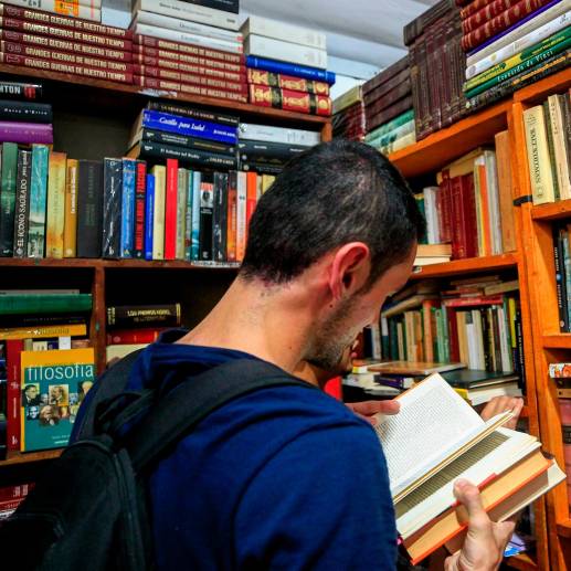 Algunos escritores se negaban a quitarle la tilde a la palabra “sólo”. FOTO Camilo Suárez