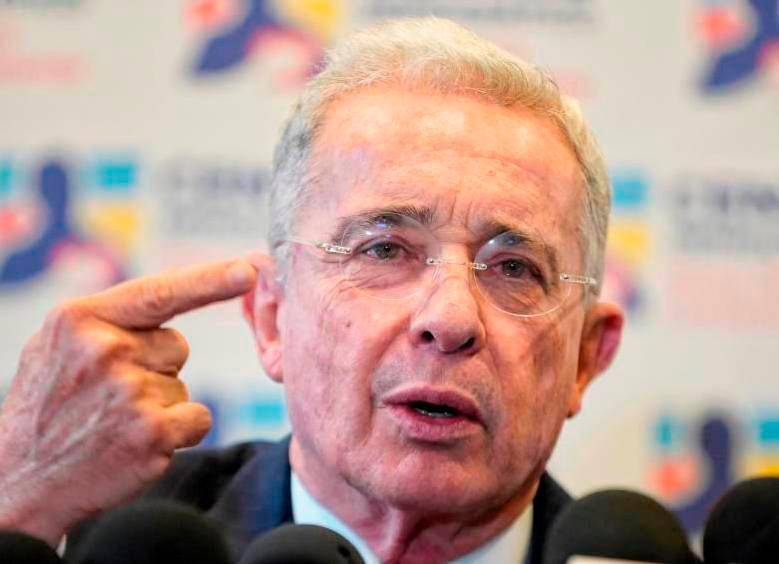 En 1993, cuando estaba en su segundo período en el Senado, Uribe lideró la reforma al sistema de seguridad social que concluyó en lo que hoy es la Ley 100. FOTO: COLPRENSA