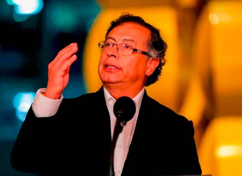 El jefe de Estado anunció en la noche de este lunes, al término de un consejo de minsitros, el primer revolcón en su gabinete. FOTO: COLPRENSA