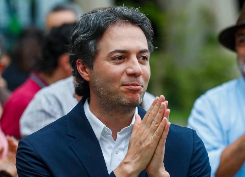 El alcalde Daniel Quintero celebró la decisión de los magistrados de tumbar la revocatoria en su contra. FOTO: MANUEL SALDARRIAGA