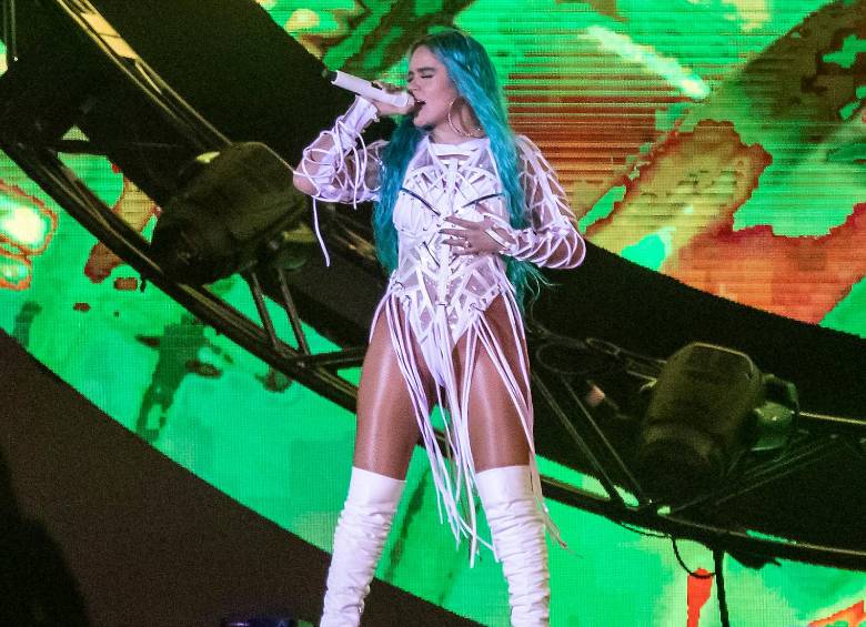 Karol G está en Europa donde se ha encontrado con sus fanáticos y otros cantantes de gira, como Feid. FOTO CAMILO SUÁREZ