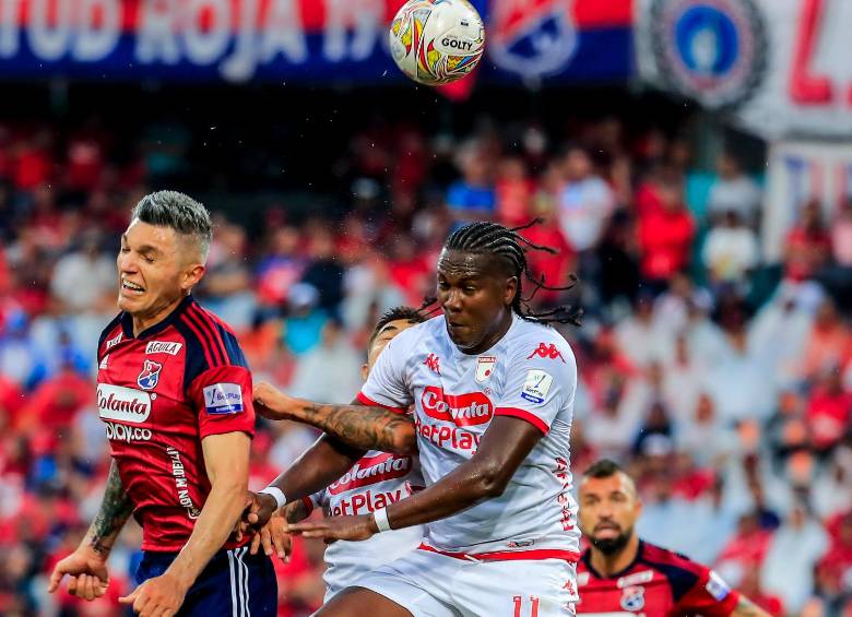 Daniel Torres (DIM) y Hugo Rodallega (Santa Fe), dos de los veteranos de la presente Liga. FOTO Jaime Pérez