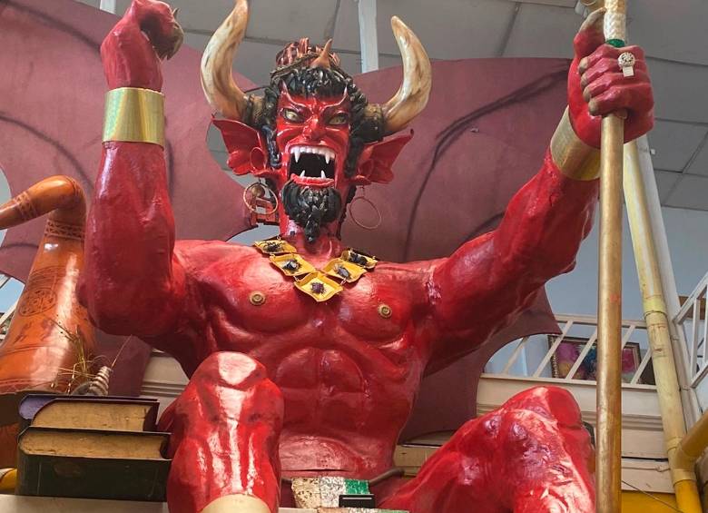Esta es una de las réplicas que están en el Museo del Carnaval. Justo es el diablo que Diego Armando recuerda de niño.
