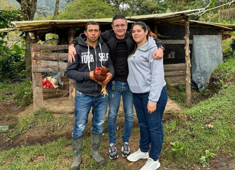 A la familia Arango le donaron 75 gallinas ponedoras de 17 semanas. FOTO: CORTESÍA