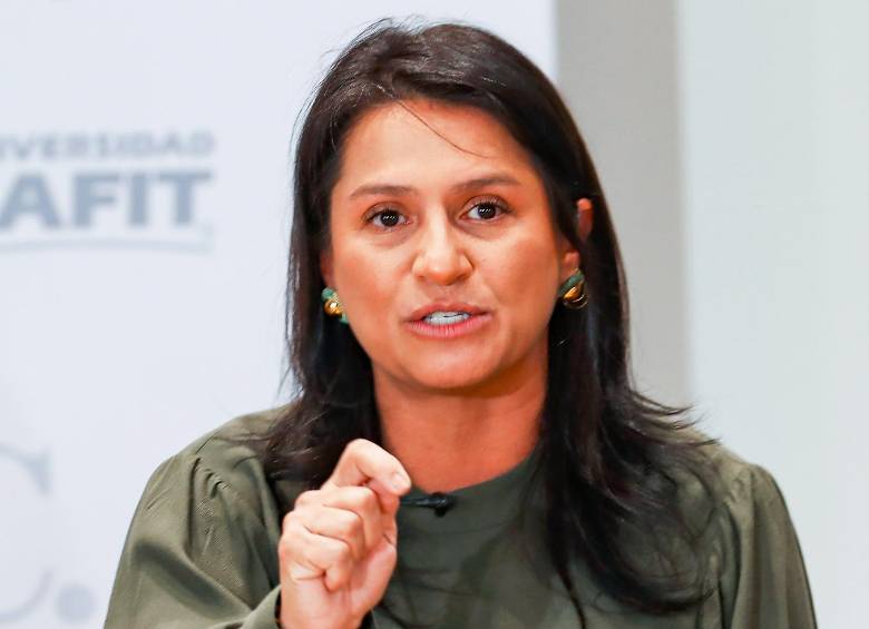 A la senadora Paola Holguín le pidieron considerar su renuncia al Senado para aspirar a la Gobernación de Antioquia. FOTO: Manuel Saldarriaga Quintero