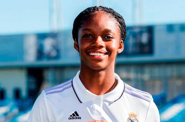 La delantera colombiana fue presentada oficialmente en Real Madrid el 24 de febrero. Se convirtió en la primera futbolista cafetera en llegar al cuadro blanco. FOTO: TOMADA DEL INSTAGRAM DE @realmadridfem